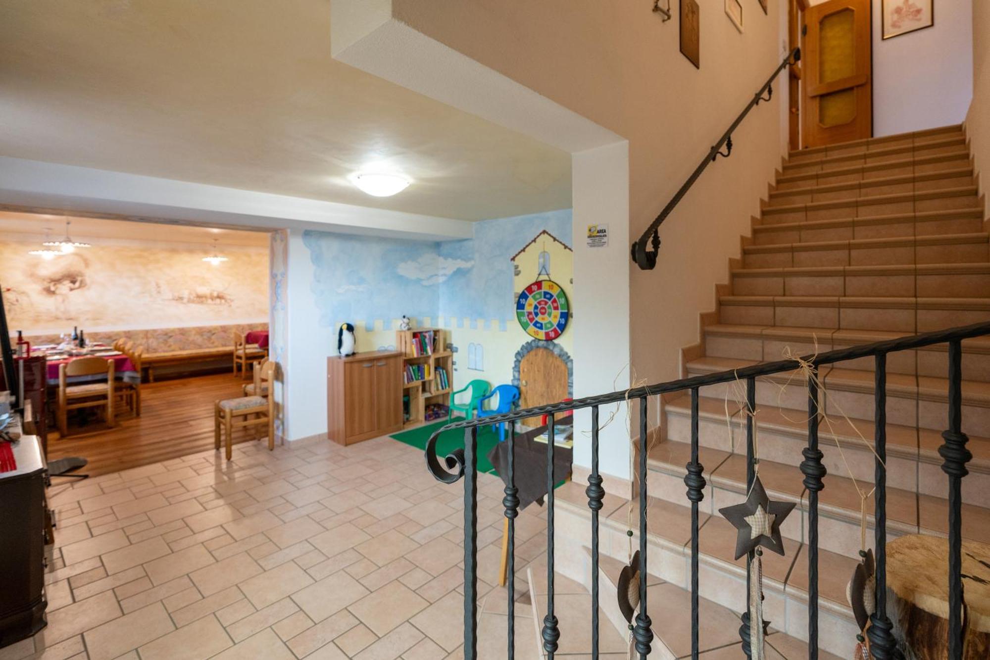 Albergo Pensione Serenetta Varena Exteriér fotografie