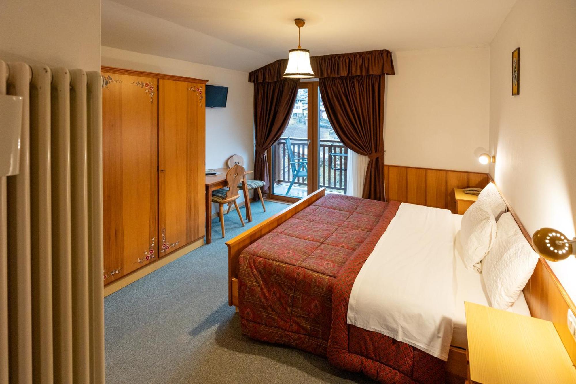 Albergo Pensione Serenetta Varena Exteriér fotografie