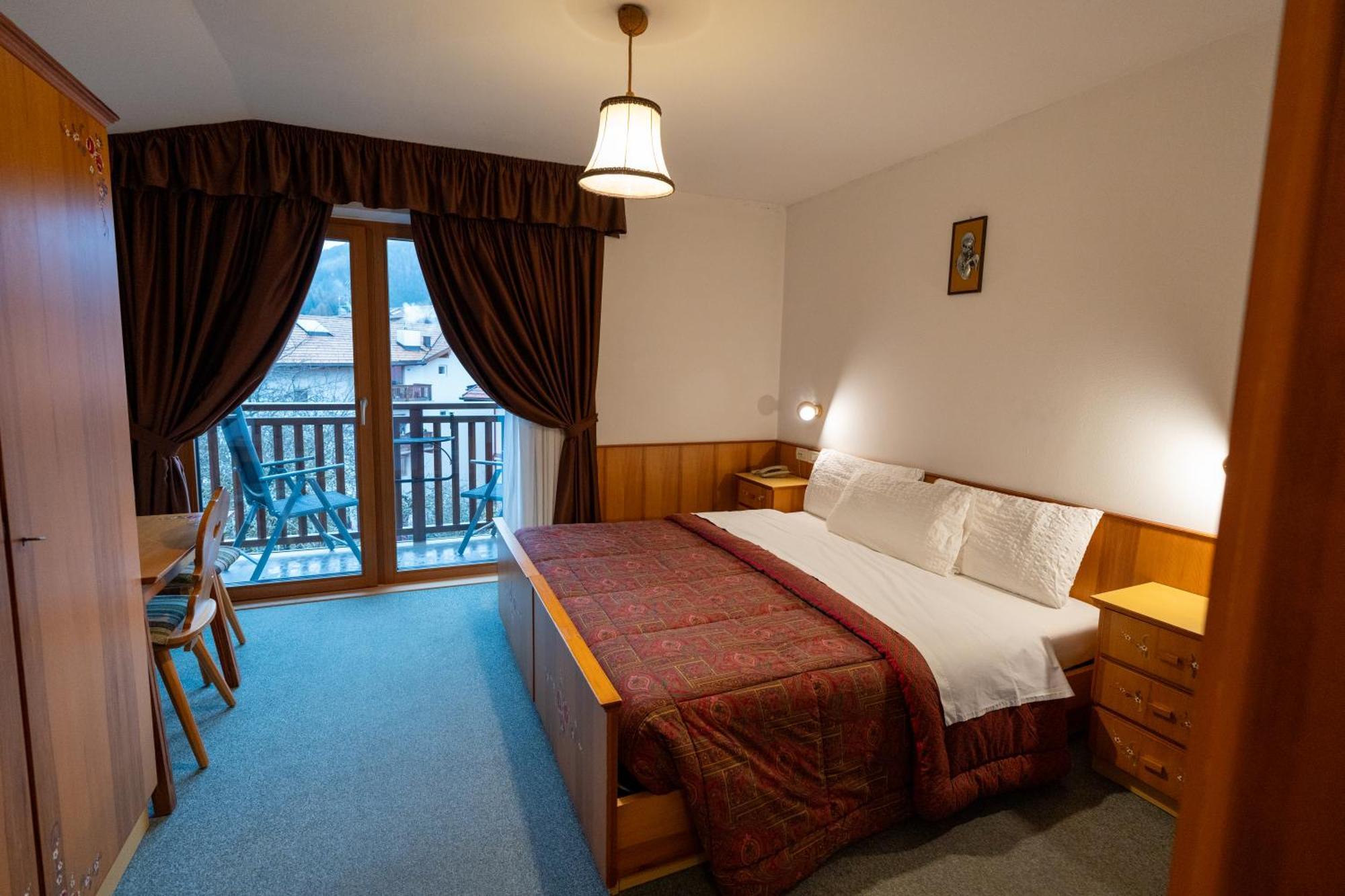 Albergo Pensione Serenetta Varena Exteriér fotografie